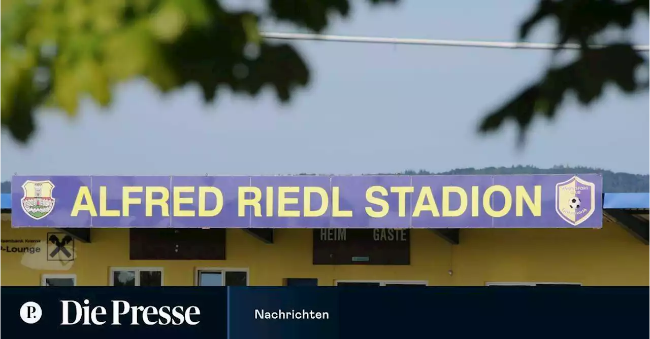 Alfred Riedls Welt: Ein Fußballstadion zum 60er und ein Penthouse...