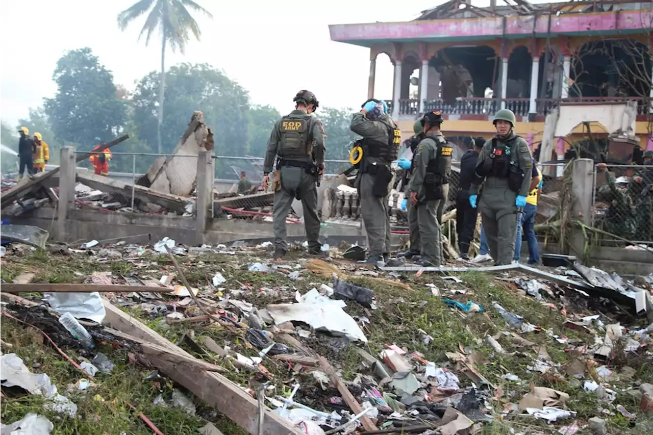 9 killed as firecrackers explode at Thai warehouse