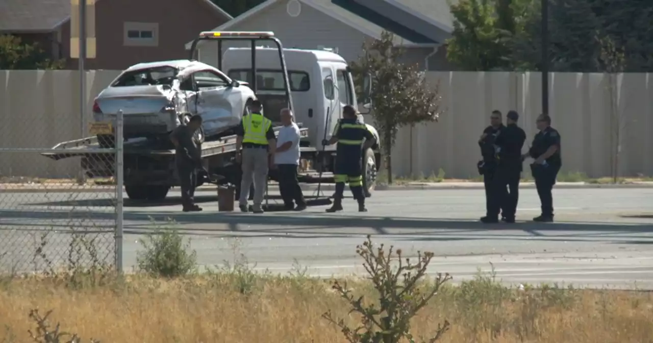 2 people hospitalized after serious crash on Mountain View Corridor