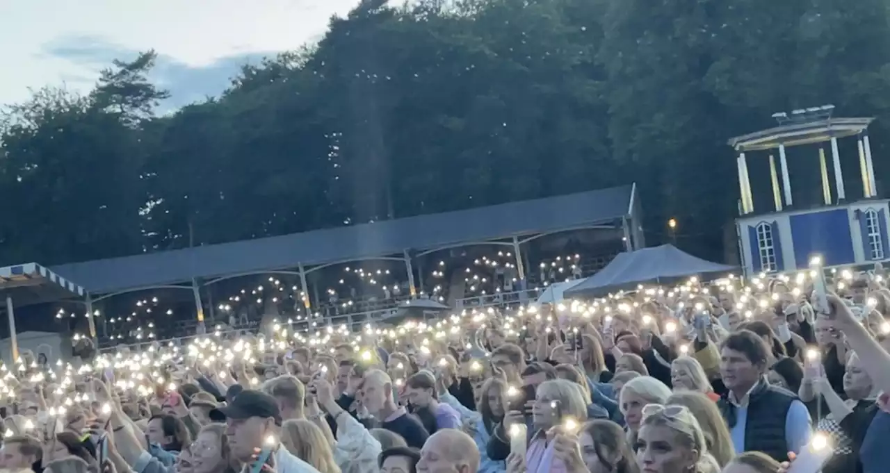 Miriam Bryant hyllade sin döda syster med publiken