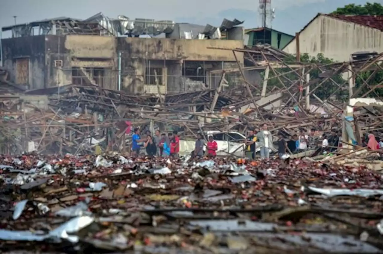 At least nine killed in Thai fireworks warehouse blast