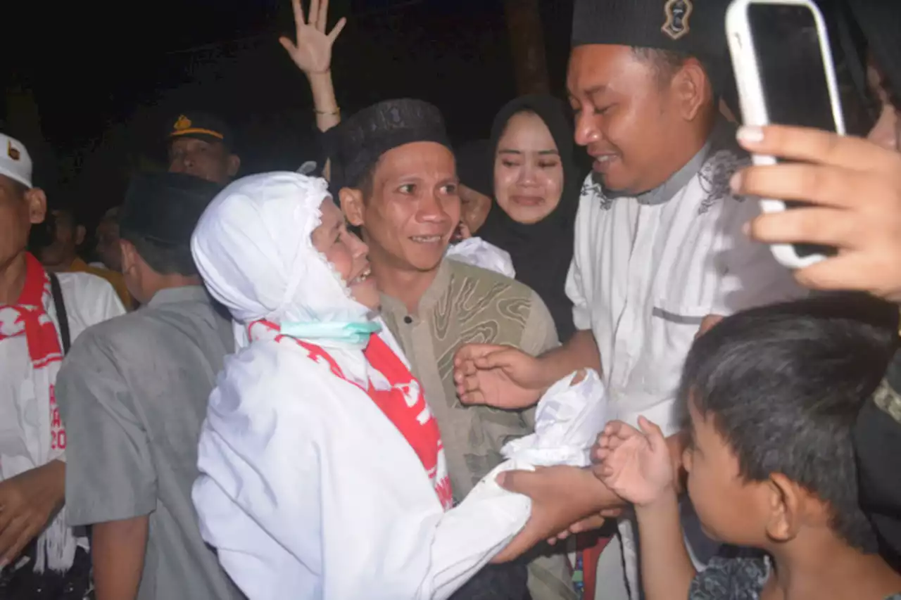 Jemaah Haji Asal Landak Tiba di Tanah Air