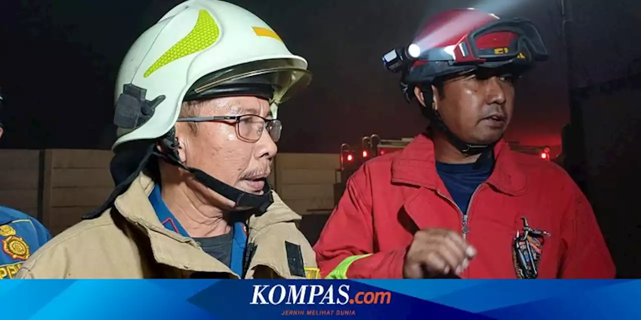 Proses Pemadaman Kebakaran Muara Kapuk Belum Selesai, Petugas Damkar Ungkap Sejumlah Kendala