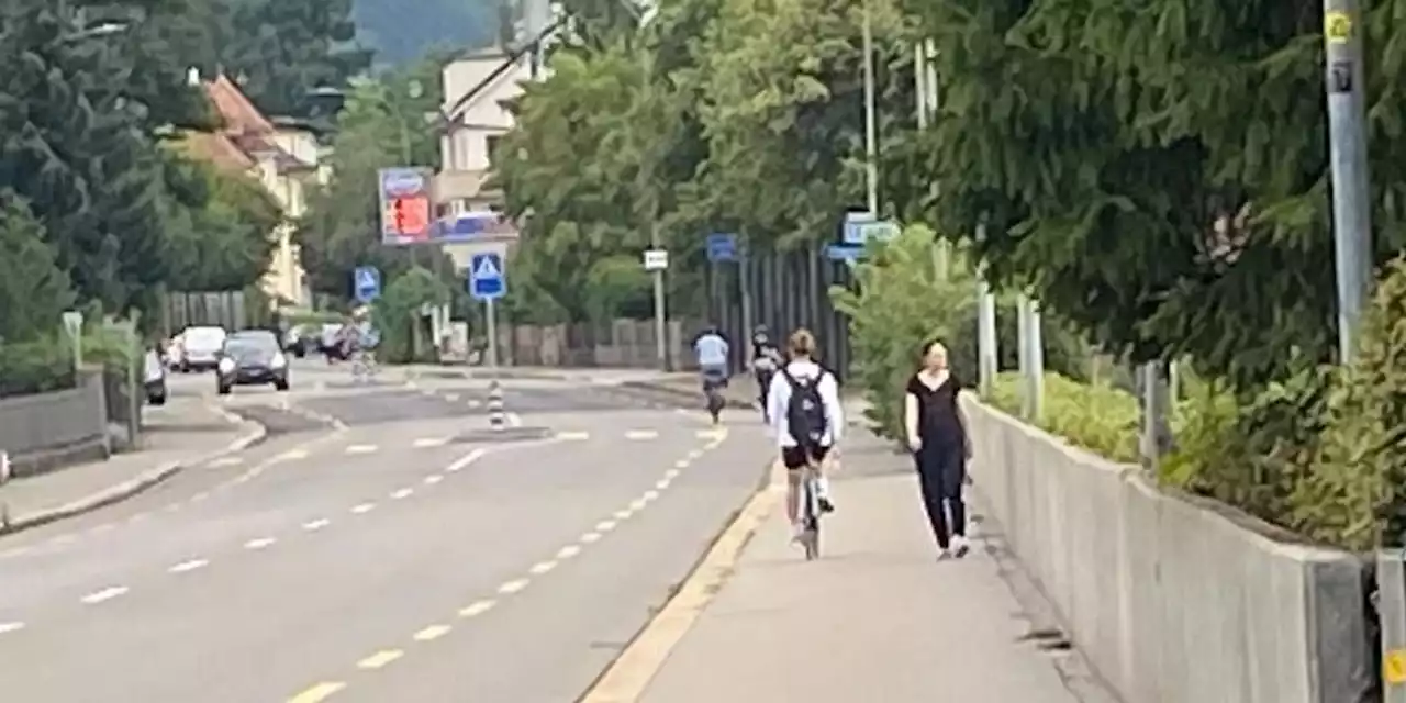 Städter ärgern sich über Velofahrer auf Trottoir