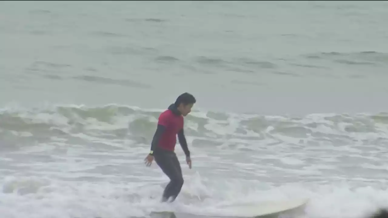 Surfers paddle out for annual contest in Pacifica