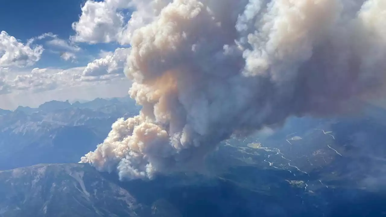 Vierde brandweerman dood in hevigste bosbrandseizoen ooit in Canada