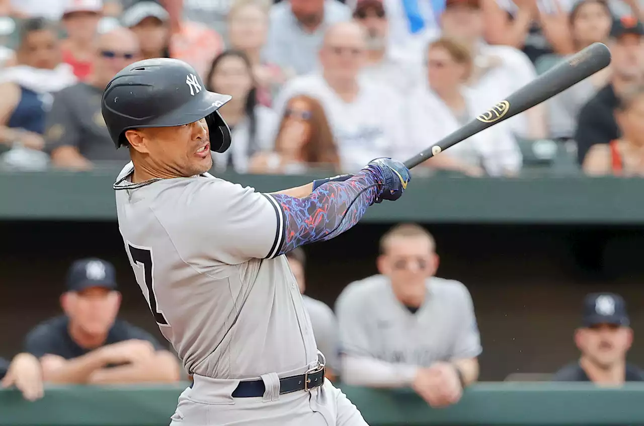 Giancarlo Stanton gets Yankees started on right foot with big homer