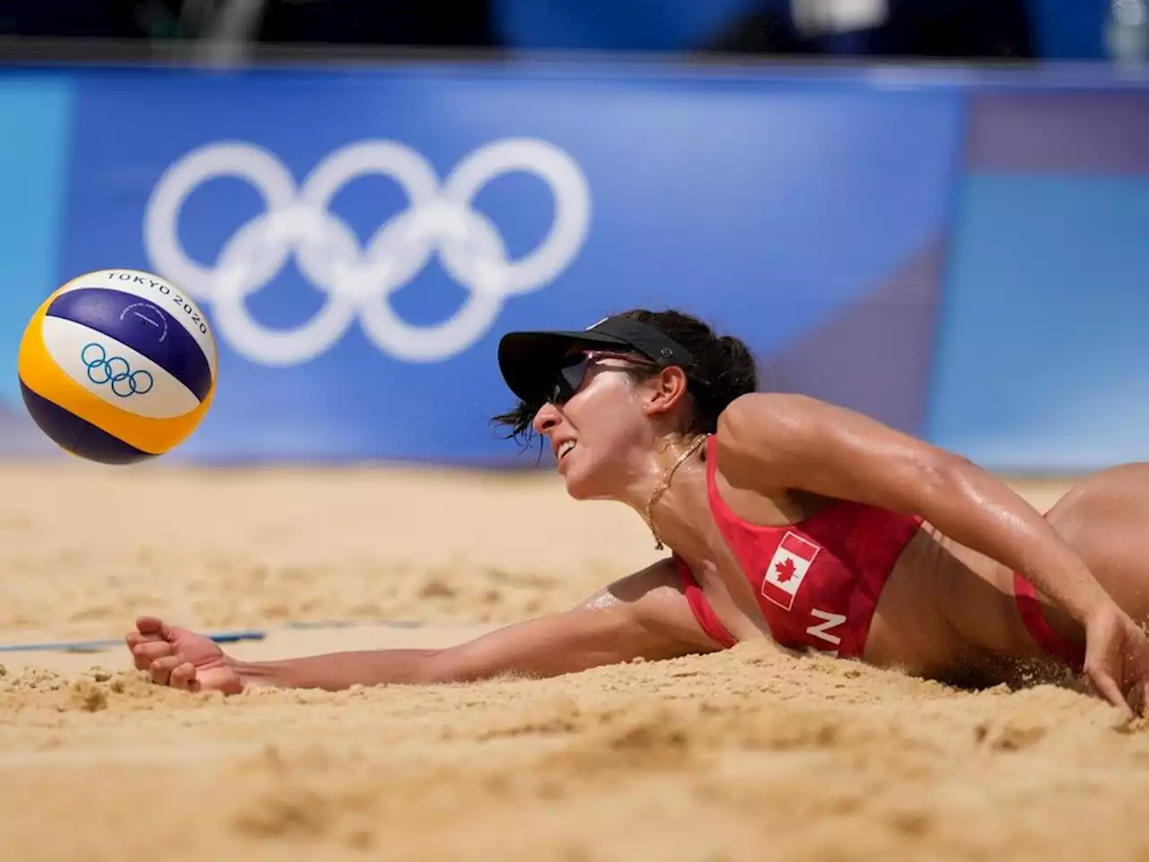 Canadian pair advances to beach volleyball semifinals