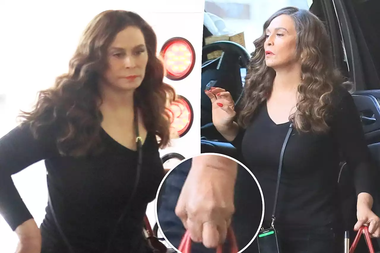 Tina Knowles appears somber without wedding ring in first sighting since divorce news