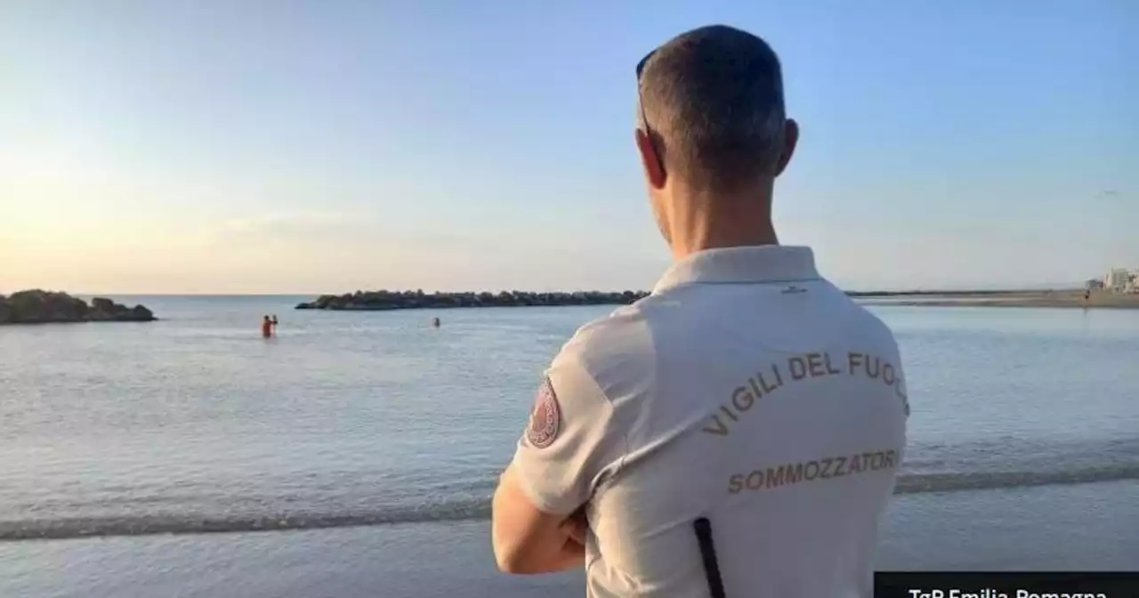 Un 24enne è scomparso in mare dopo una nuotata con gli amici