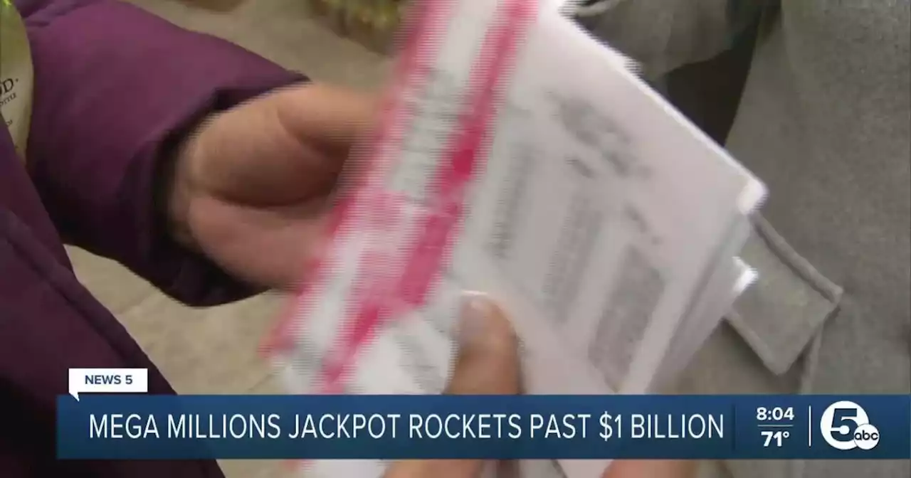 Mega Millions jackpot climbs to $1.05 billion after another drawing without a big winner