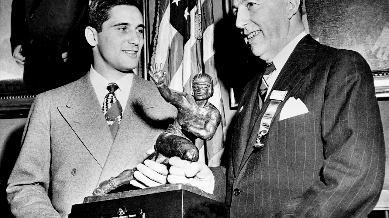 Former Notre Dame QB and 1947 Heisman winner Johnny Lujack dies