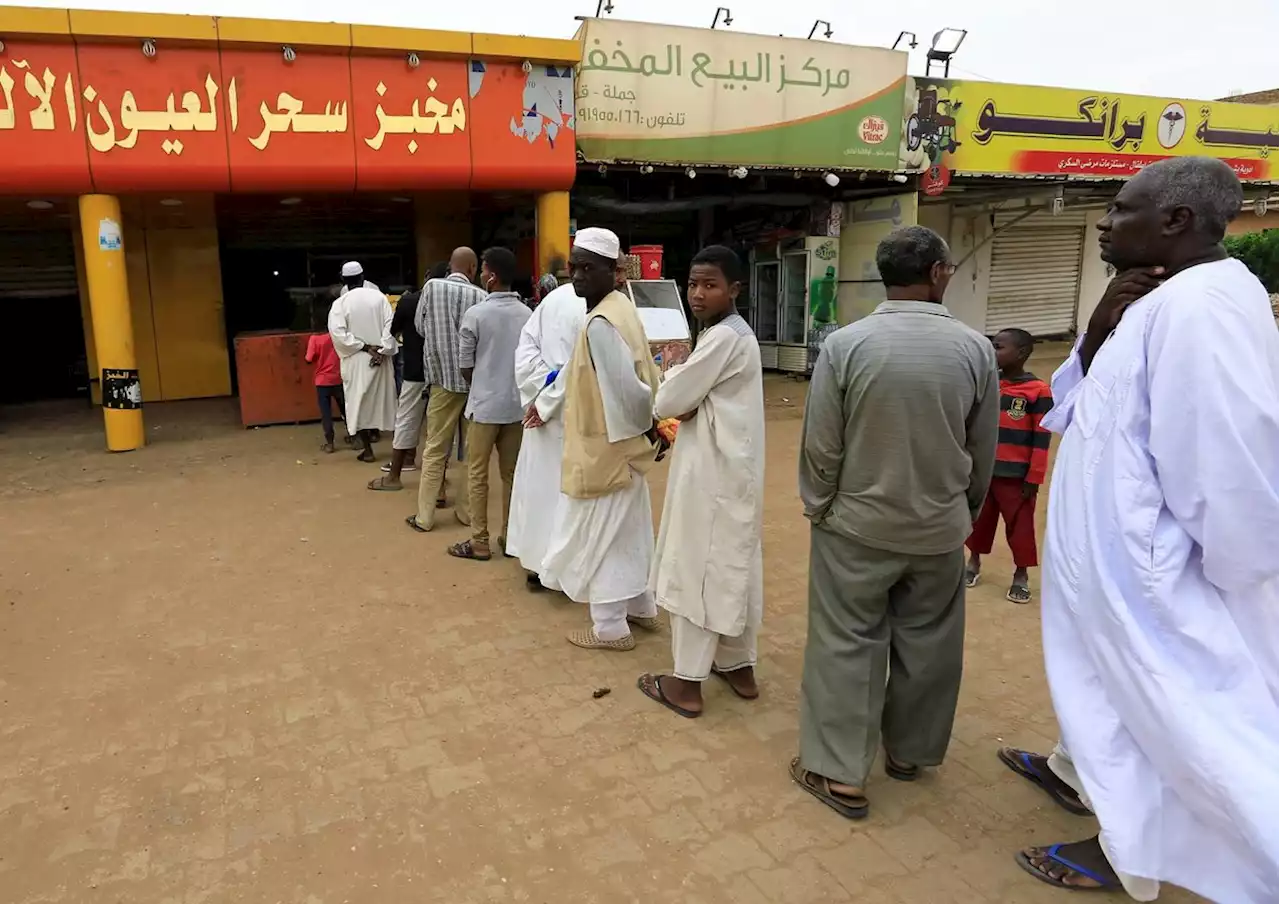 مواطنون في الخرطوم يستنجدون طلباً للغذاء والدواء