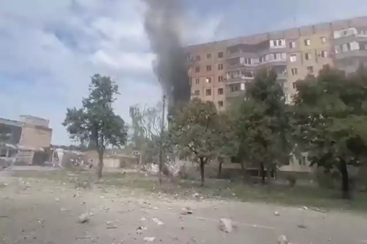 Ucraina, missili russi su Kryvyi Rih: si scava tra le macerie - Video