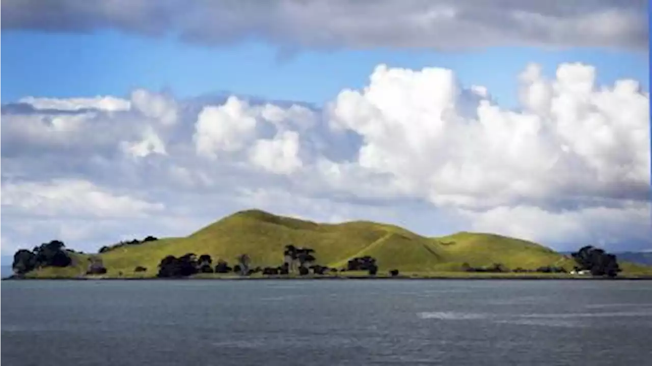 Waiheke, la isla que coparon los argentinos con un equipo de fútbol sorprendente