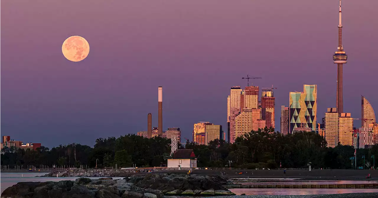 Toronto to witness rare blue supermoon and it won't happen again until 2037