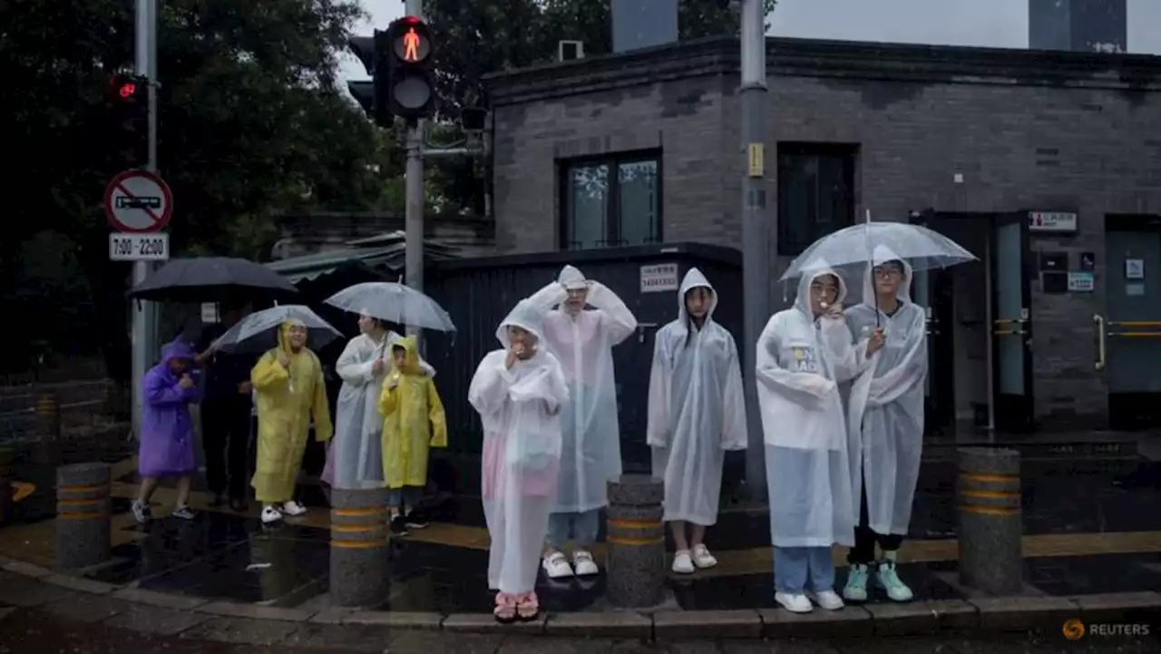 Typhoon Doksuri: Thousands flee their homes as heavy rain lashes Beijing