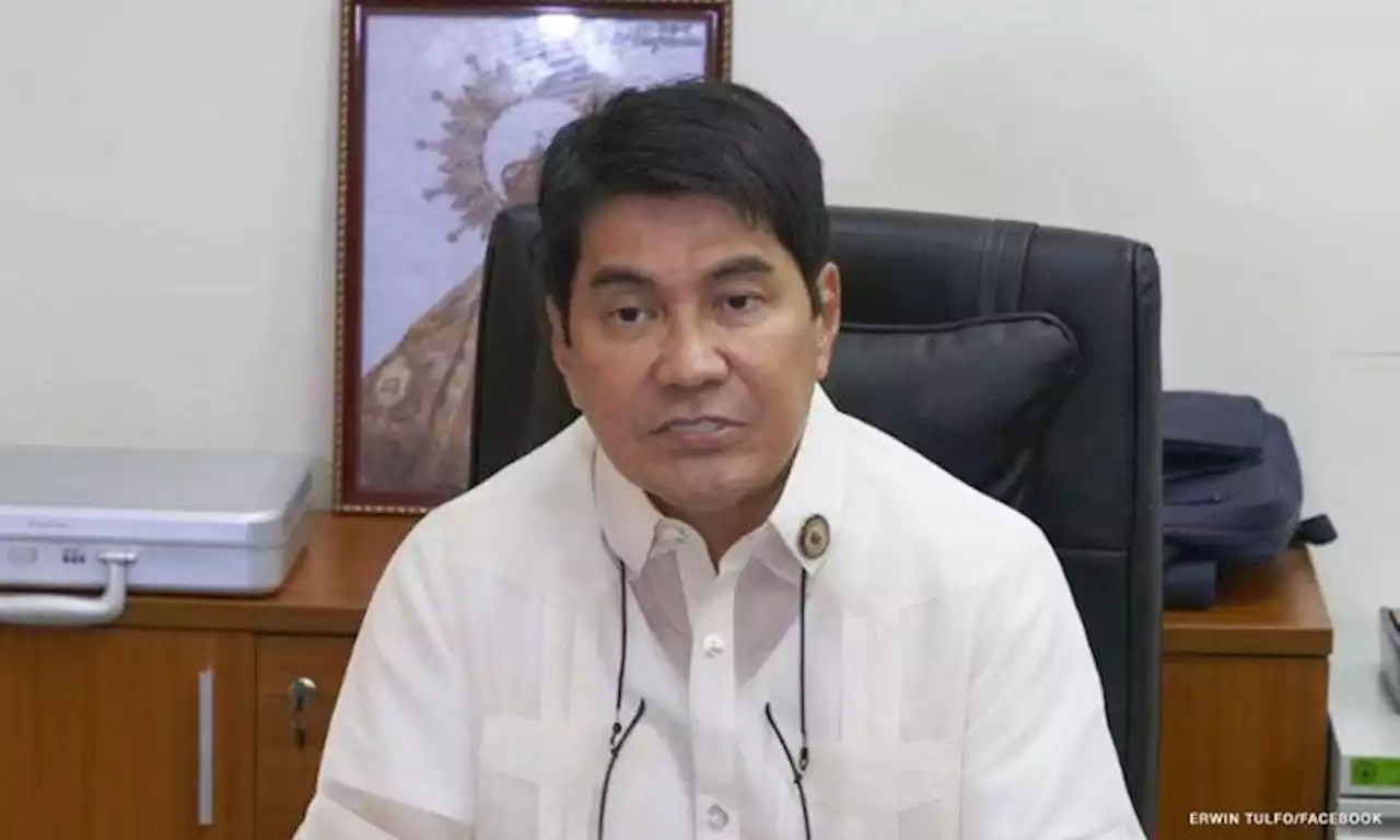 Ex-DSWD chief Erwin Tulfo takes oath as House member