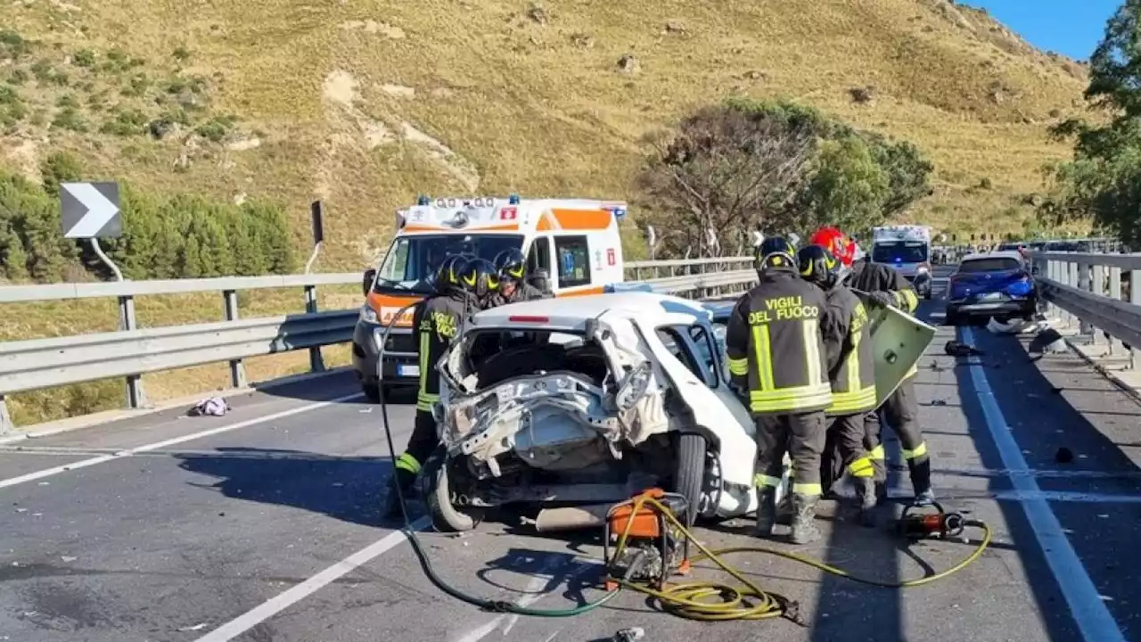 Incidente stradale sulla Caltanissetta-Gela: tre vittime e tre feriti