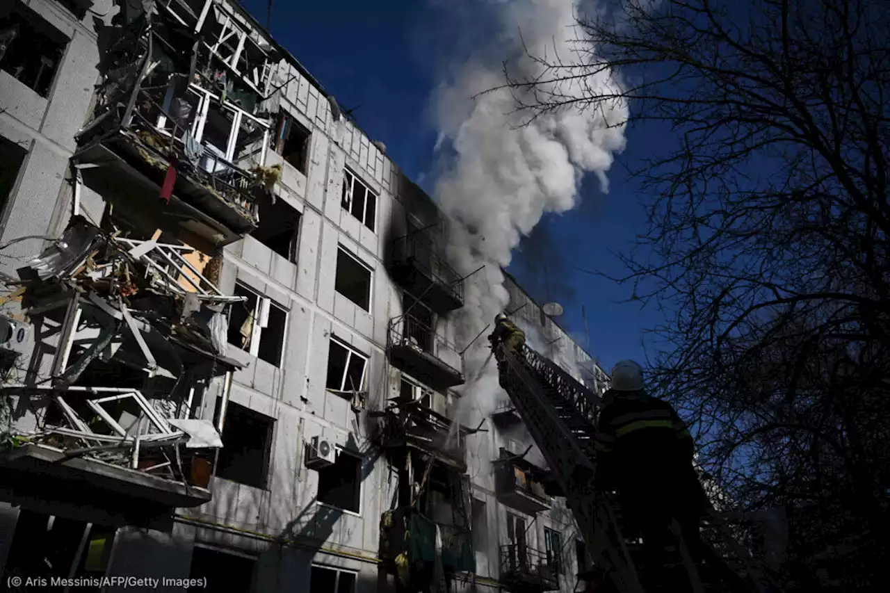 Cinco muertos en edificio bombardeado en el centro de Ucrania