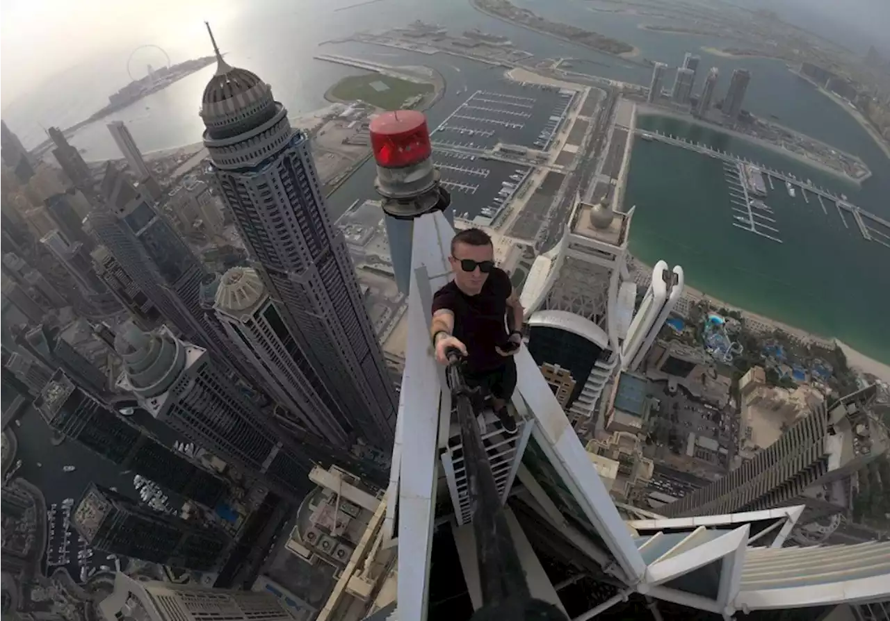 French daredevil falls to his death from Hong Kong skyscraper