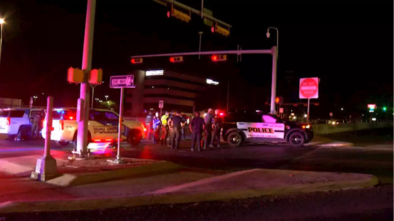 Teen driver runs red light, crashes into SAPD patrol vehicle, police say