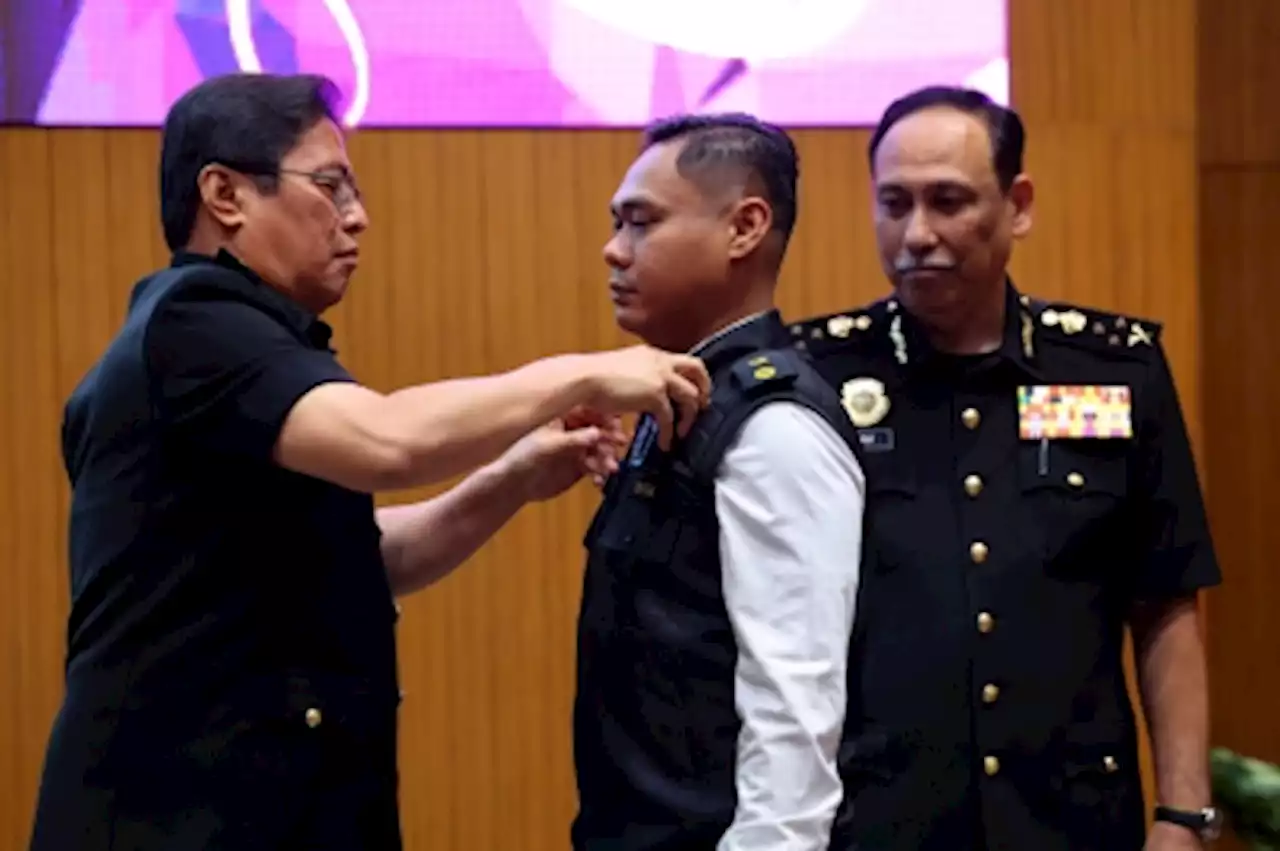 MACC officers to wear body cameras during operations, says Azam Baki