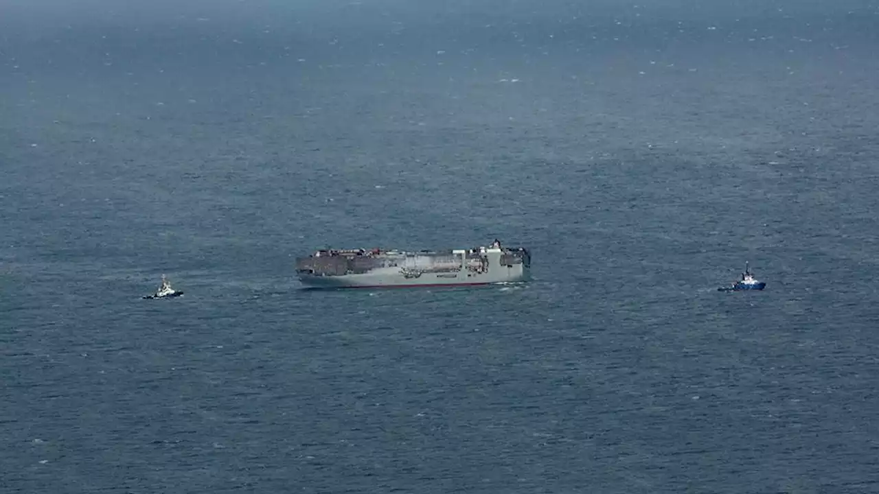 Meeste bemanningsleden brandend vrachtschip uit het ziekenhuis