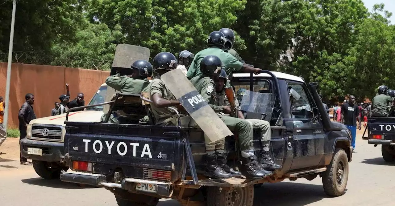 Niger junta arrests senior politicians after coup, IMF monitors events