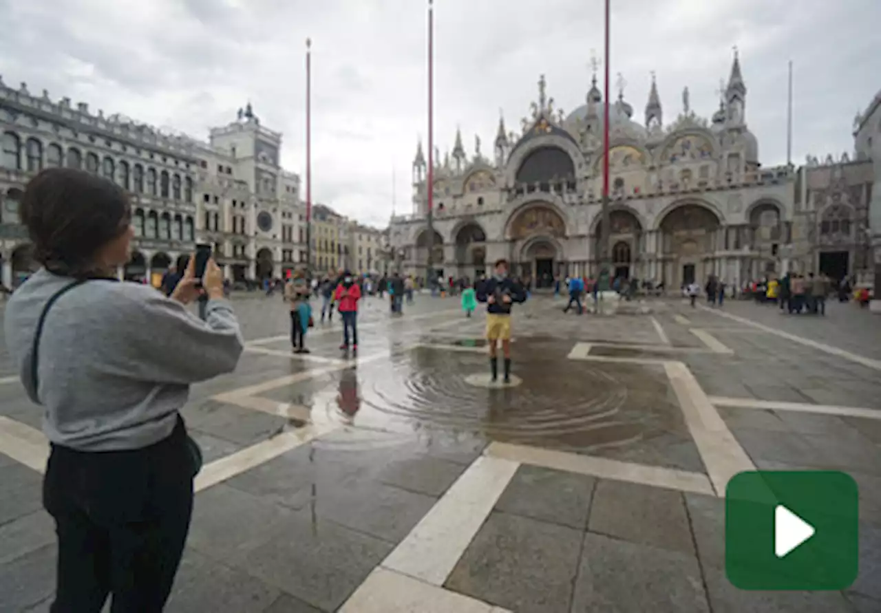 Unesco, Venezia tra i patrimoni a rischio: danni da turismo e cambiamento climatico