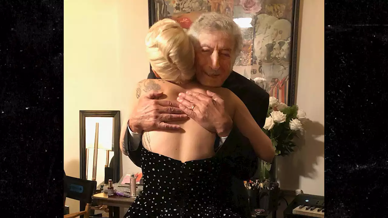 Lady Gaga Pays Tribute to Tony Bennett