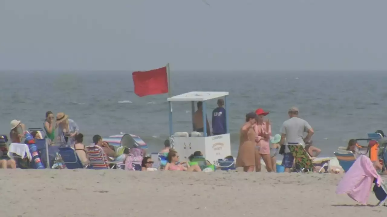 Severe Storm threat not keeping Jersey shore beachgoers away over extended July 4th weekend