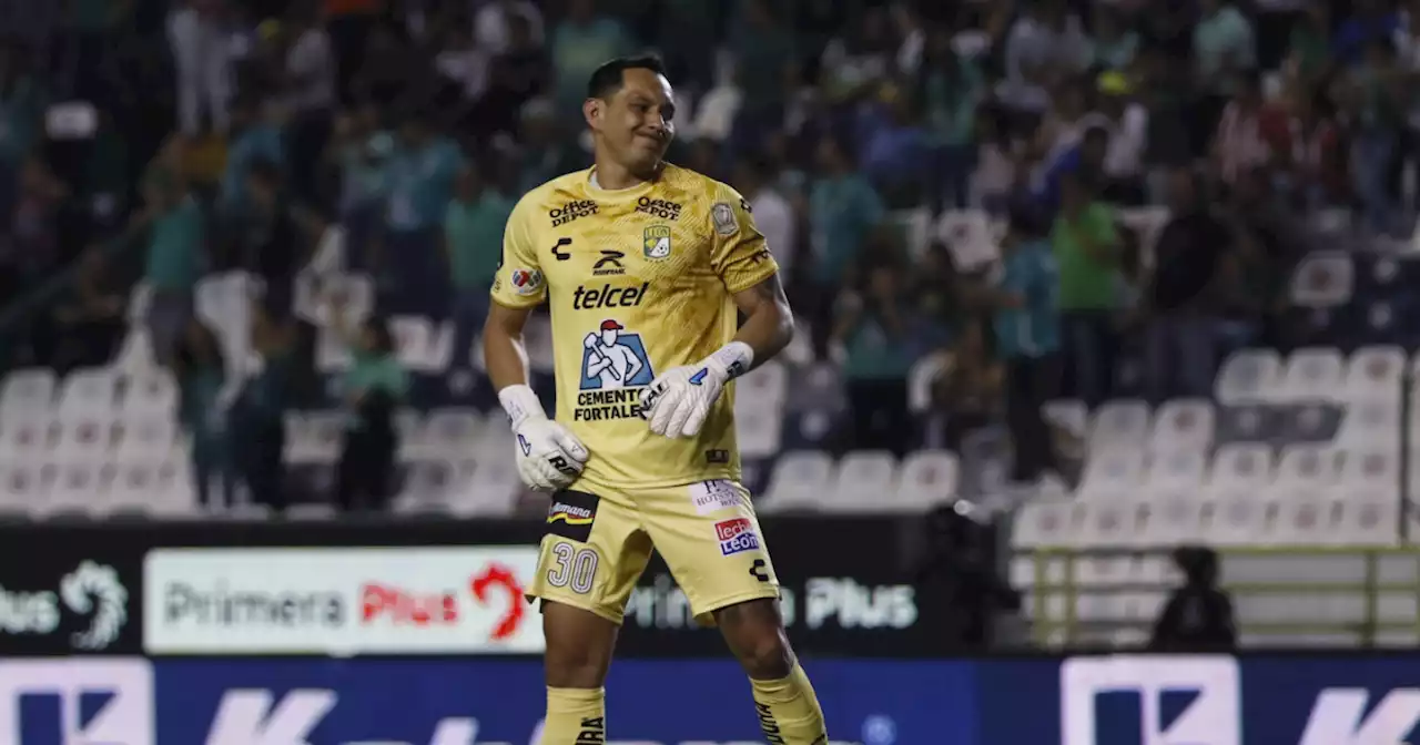 Memes destrozan a Rodolfo Cota tras error contra Chivas