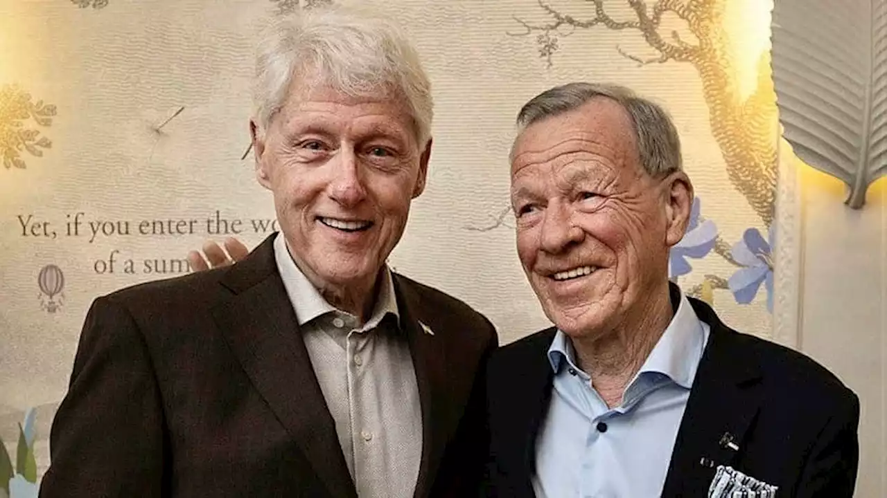 Clinton kraftsamlar med Anders Wiklöf