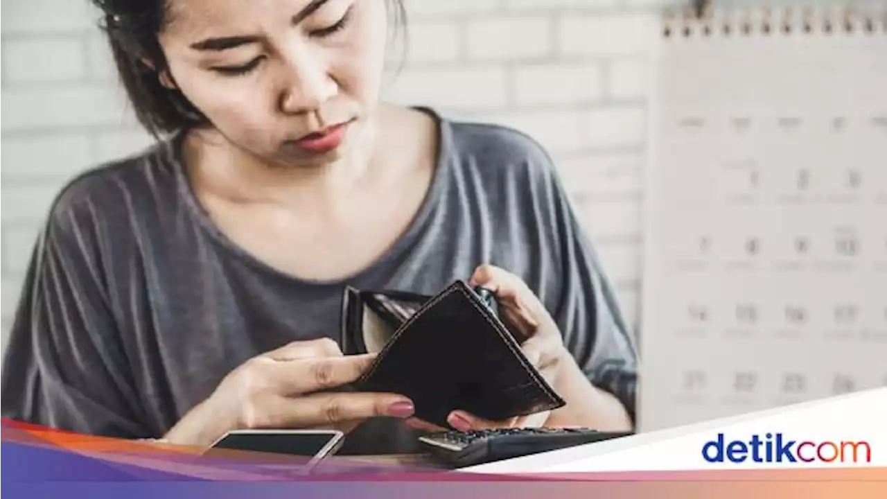 OJK Sebut Banyak Orang Ngutang di Pinjol buat Beli Gadget dan Nonton Konser