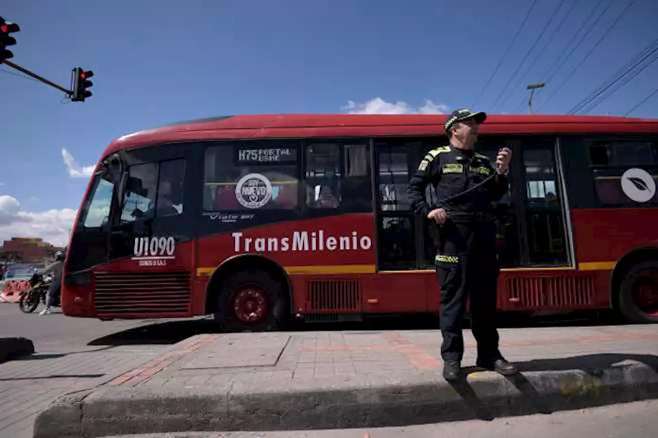 Bogotá: investigan fallecimiento de pasajero en estación Hortúa de Transmilenio