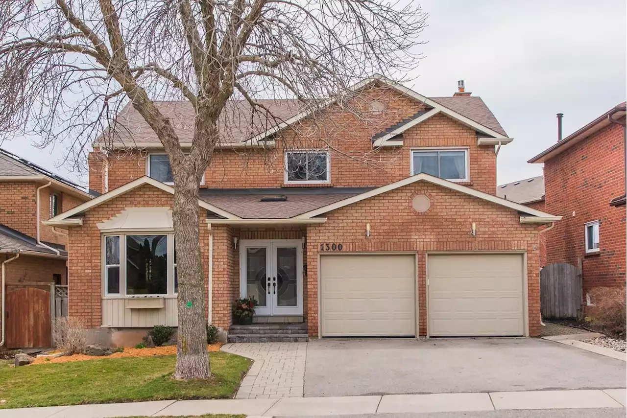 Oakville home sellers opt for realistic pricing, reach deal at $49,000 below list