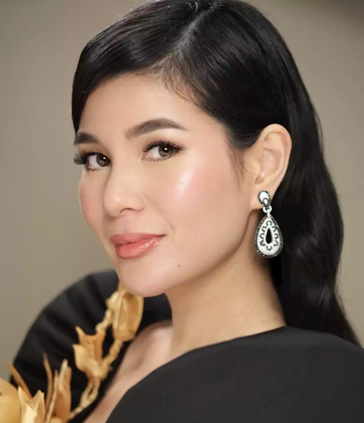 Bb. Pilipinas Eva Patalinjug ‘makes time’ for motherhood, pageantry, and law practice