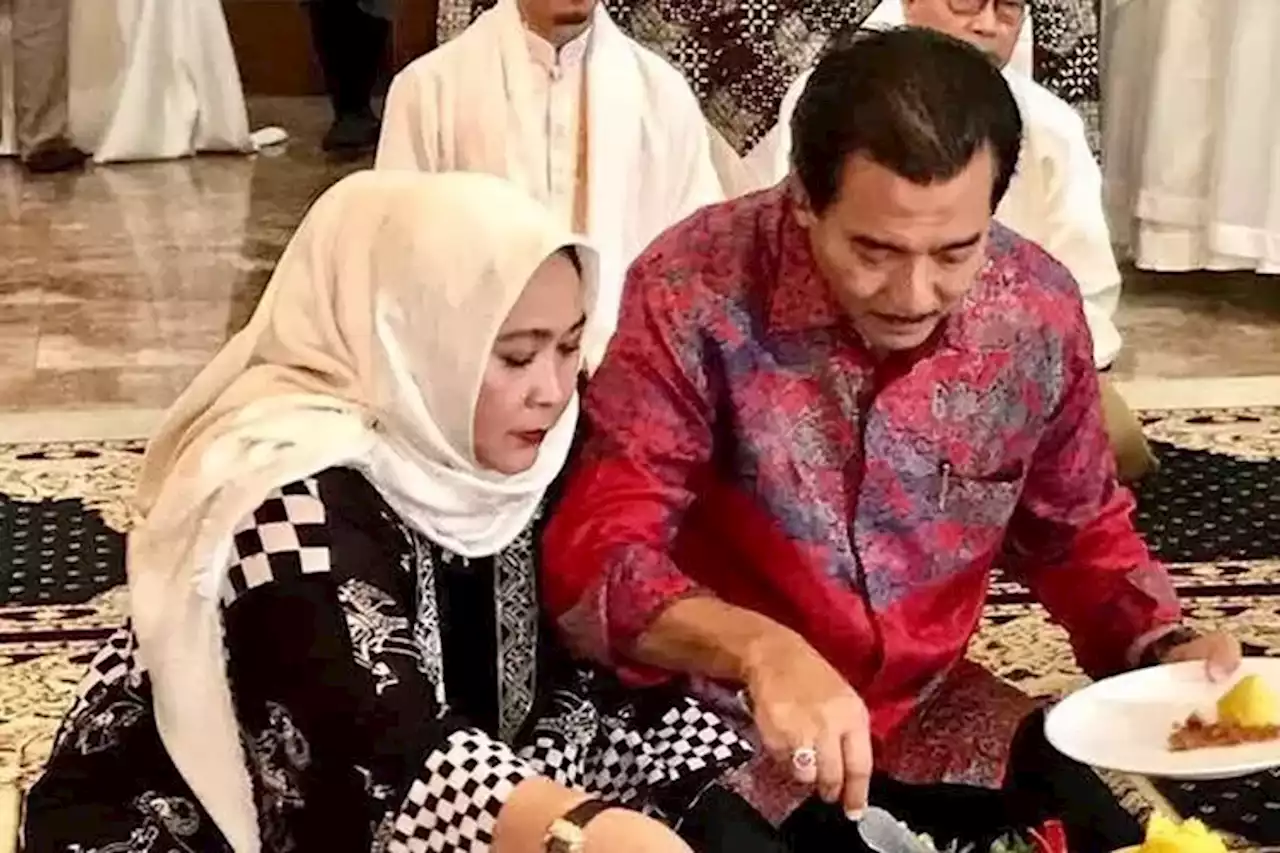 Umbar Foto Mesra Suaminya Tanpa Izin, Jenny Rachman Dilaporkakan ke Polisi - Jawa Pos