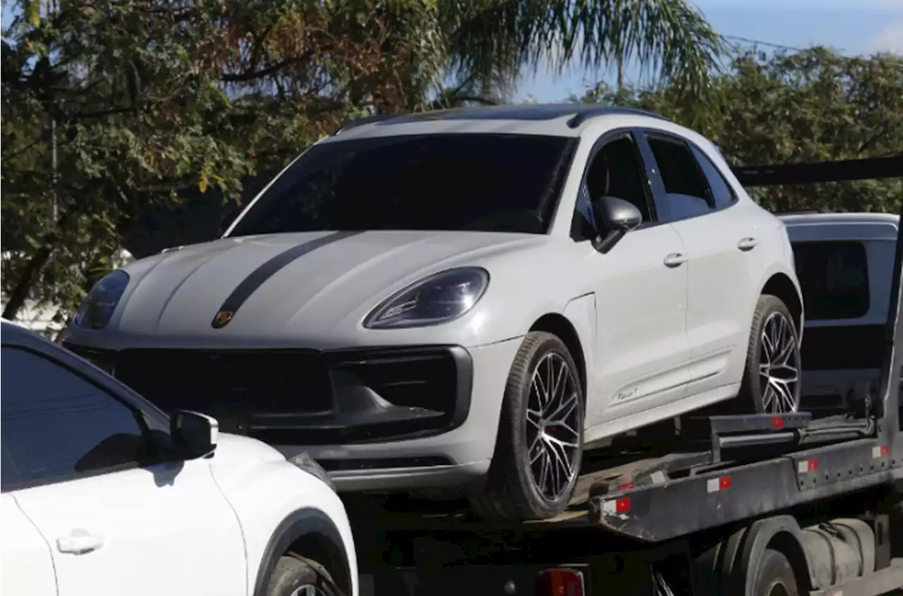 Polícia apreende Porsche durante operação no Complexo da Maré; vídeo