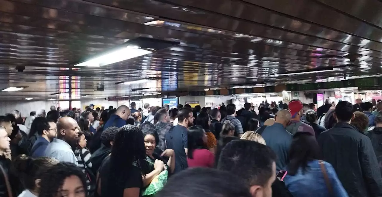 Problema de energia deixa estações do metrô da Zona Sul lotadas