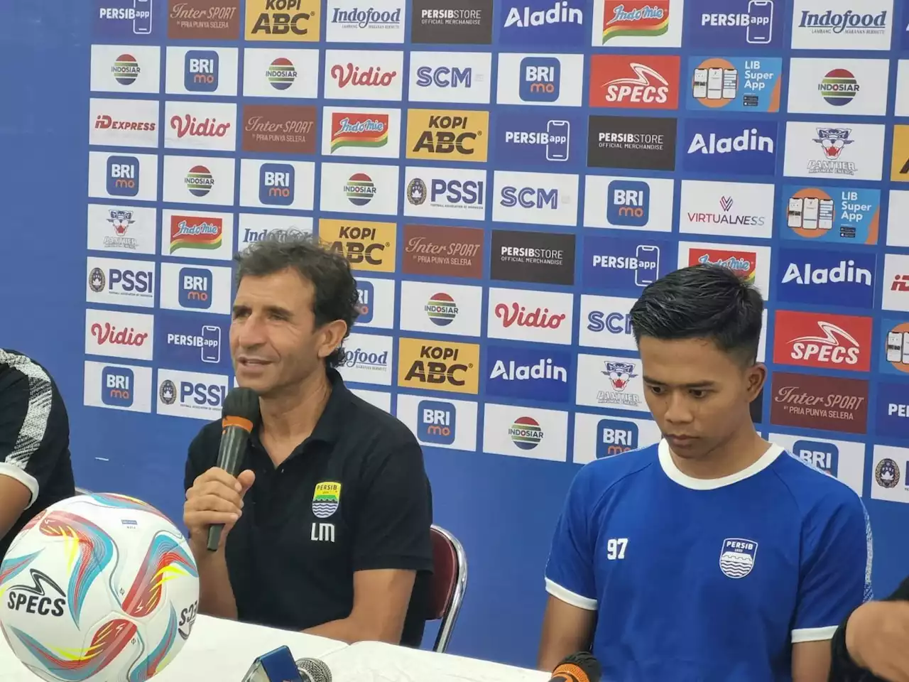 Nick dan Jupe Tidak Ada Dalam Laga Persib vs Madura, Luis Milla Merespons