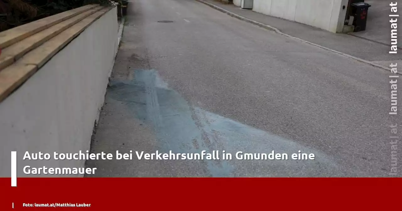 Auto touchierte bei Verkehrsunfall in Gmunden eine Gartenmauer | laumat|at