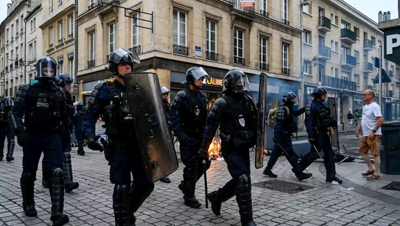 Violences urbaines : une 'présence massive' des forces de l’ordre maintenue à travers le pays