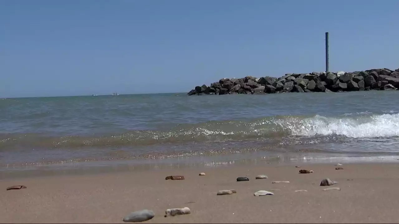 Chicago beaches remain open for Fourth of July holiday, but swim advisories in place for some