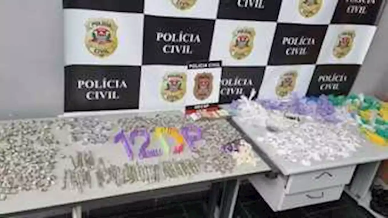 Polícia prende cinco homens por tráfico de drogas em condomínio no centro de São Paulo