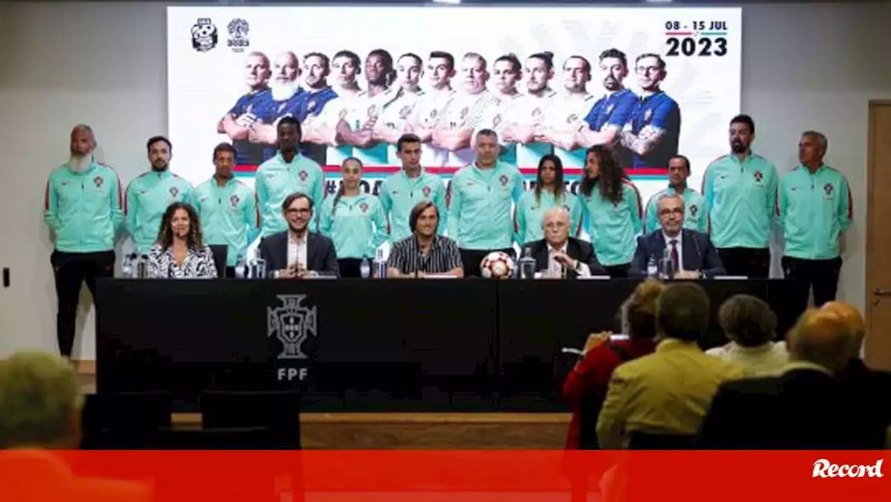 Futebol de Rua: Seleção Nacional apresentada antes da partida para o Mundial