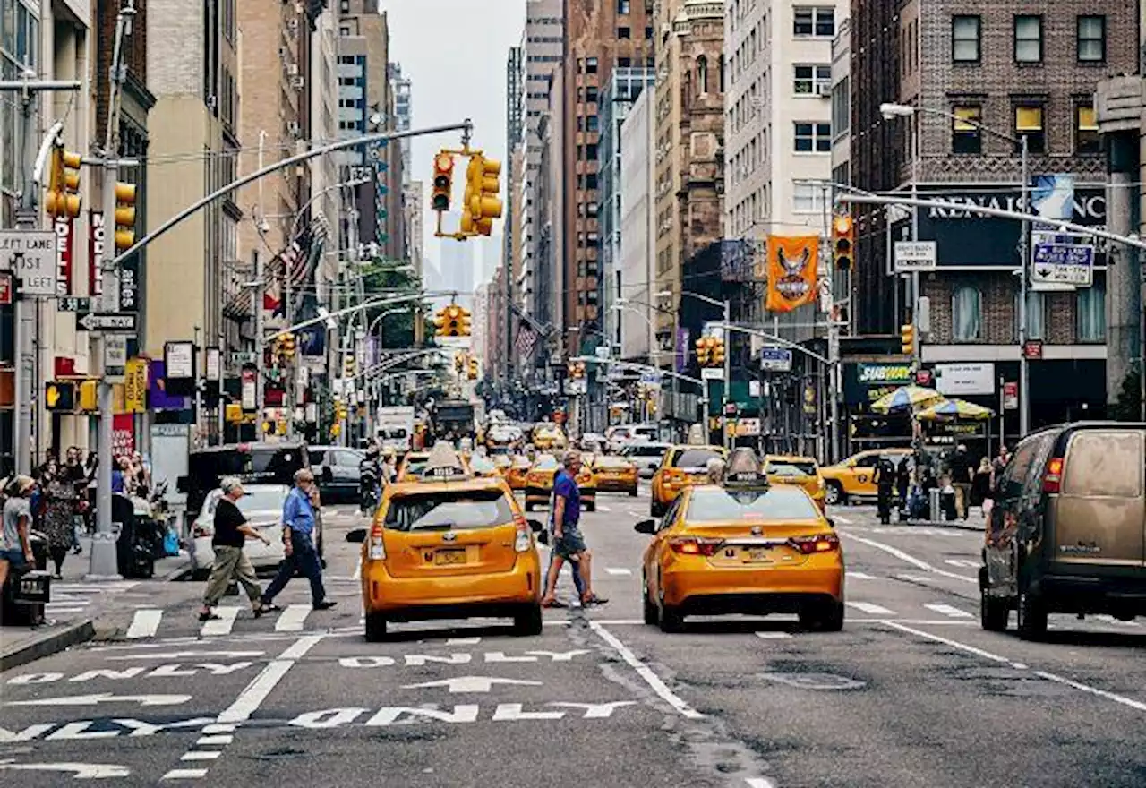 EUA: Motoristas terão que pagar R$ 112 para circular em Manhattan - SBT News