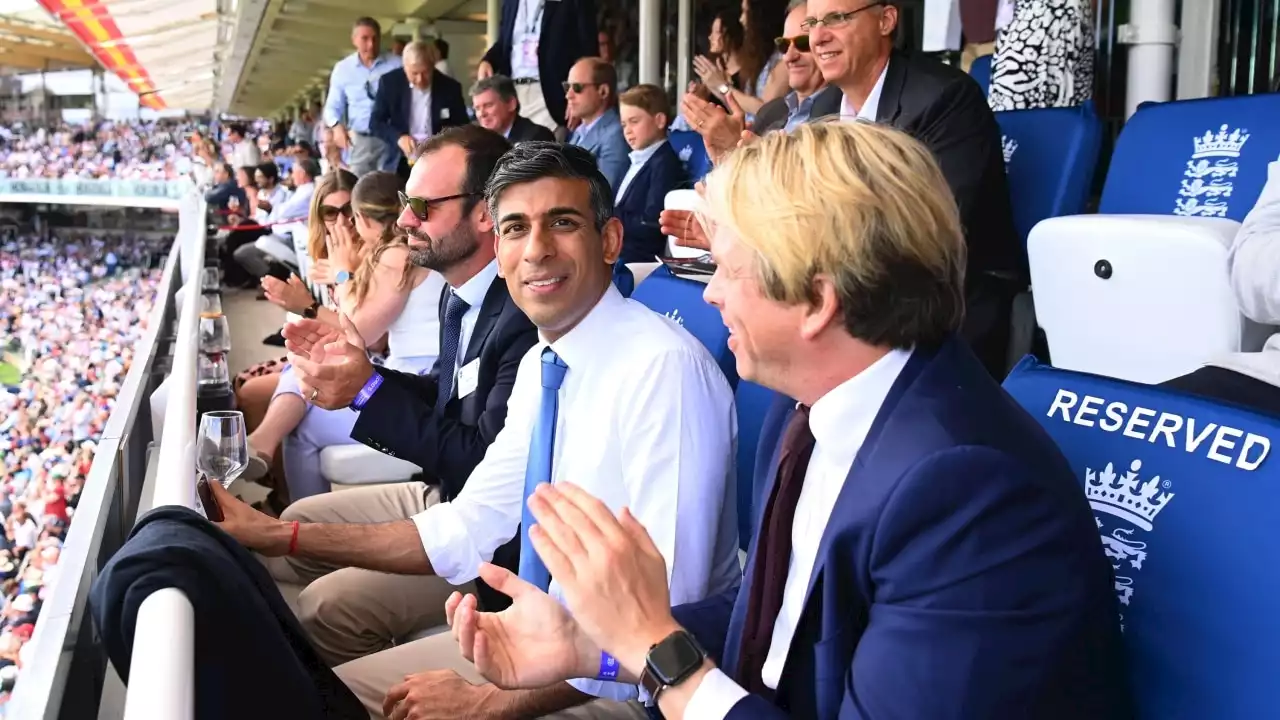 British PM weighs in on Aussie tactics in second Ashes test