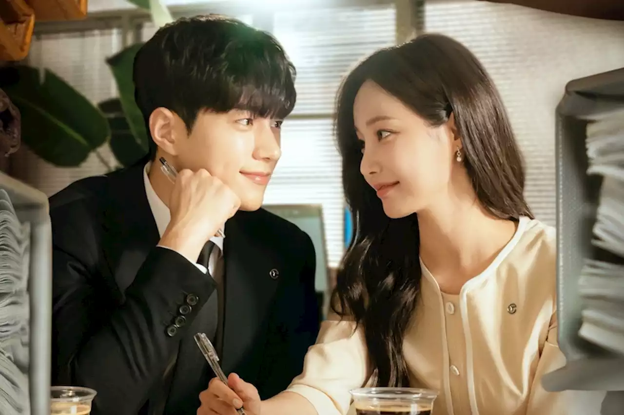 Kim Myung Soo And Yeonwoo Exchange Romantic Gazes At The Office In “Numbers” Poster